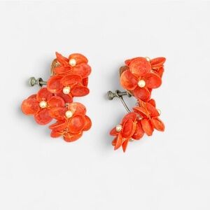 Vintage Red Seashell Floral Screw-On Earrings — 1950s–60s